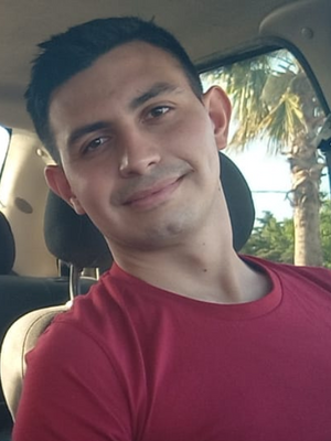 Luis, 28