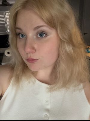 Veronica, 20