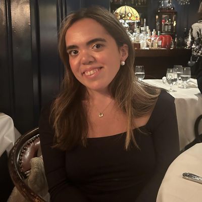 Emma, 22
