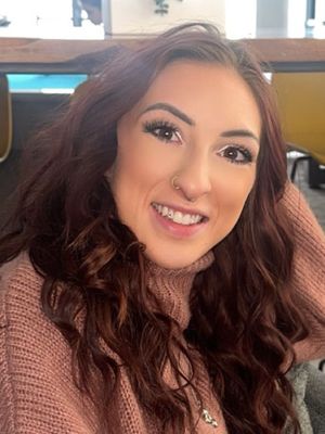 Emma, 28