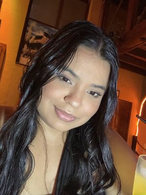 Debora, 25