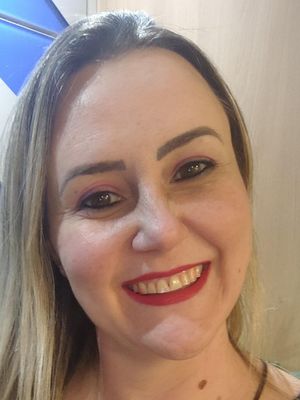 Leandra, 43