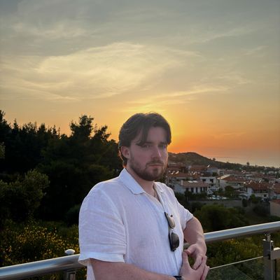 Tom, 26