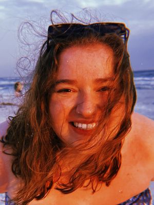 Kaitlin, 25