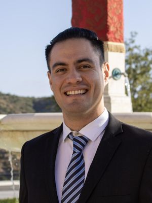 Erik, 27