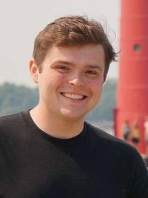 Ian, 25
