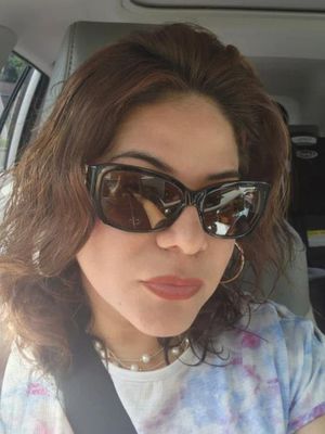 Liz, 38