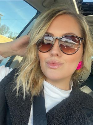 Mckenzie, 28