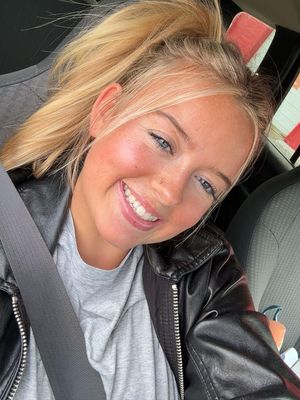 Phoebe, 19