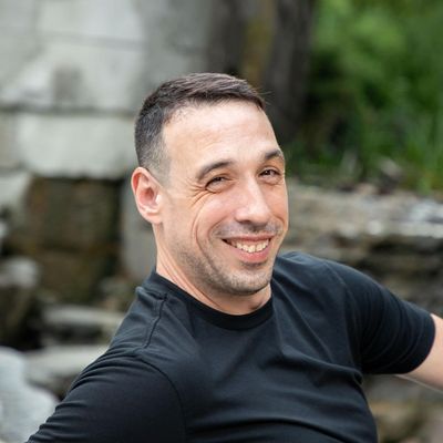 Sean, 44