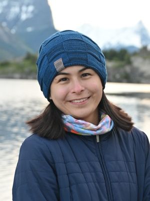 Stephanie, 24