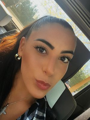Nicole, 27