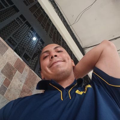 Nicolas, 31