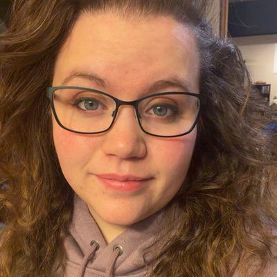 Abigail, 32