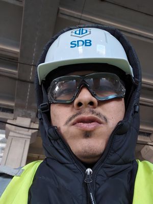 Chris, 34