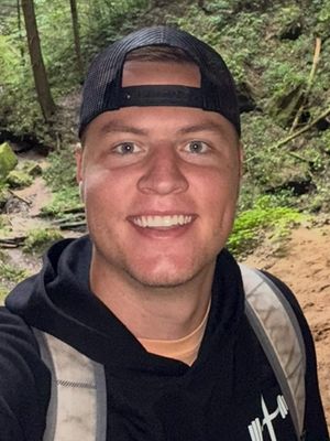 Max, 25