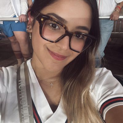 Yovanna, 27
