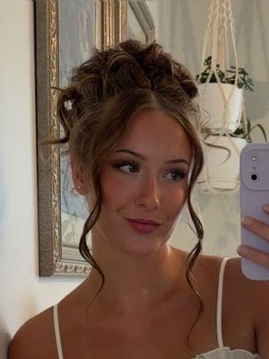 Deanna, 25