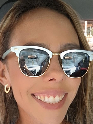 Rafaella, 39