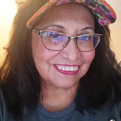 Laura, 74