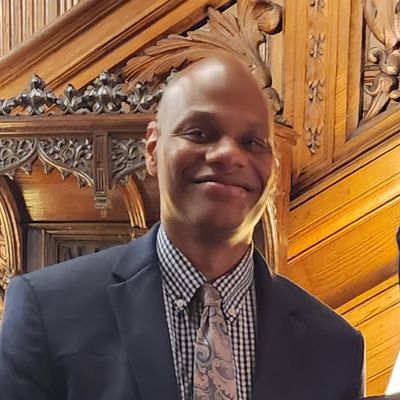 Andre, 44