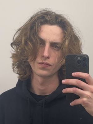 Sebastian, 23