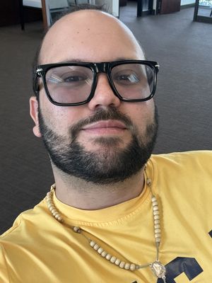 Gustavo, 30