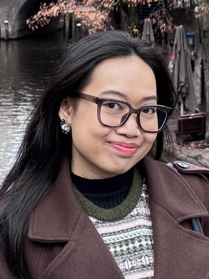 Lydia, 27