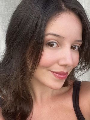 Carolina, 28