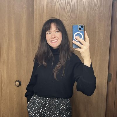 Elena, 25