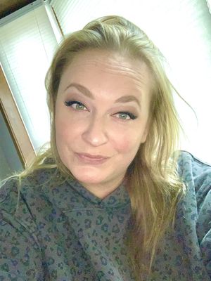 Sarah, 41