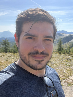 Andrew, 28