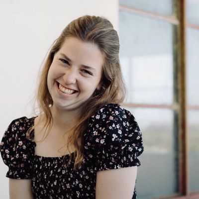 Mary Beth, 23