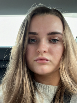 Emma, 20