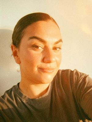 Dominique, 32