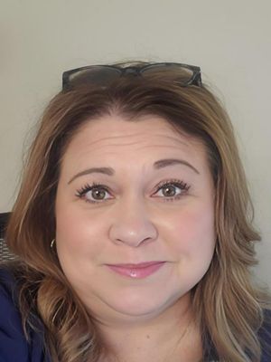 Daniela, 51