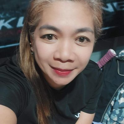 Angie, 43