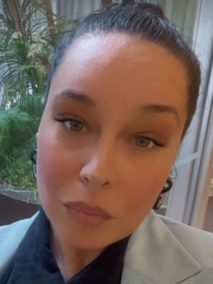 Genny, 37