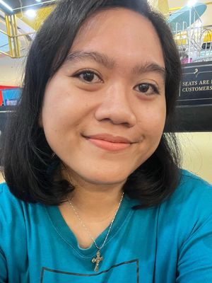 Veronica, 29