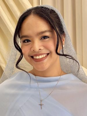 Stephany, 26