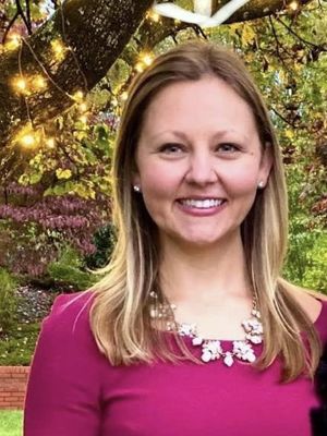 Julianna, 36