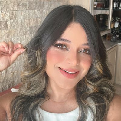 Maria Del Carmen, 33