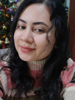 Adriana, 33