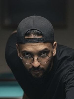 Lambert, 32