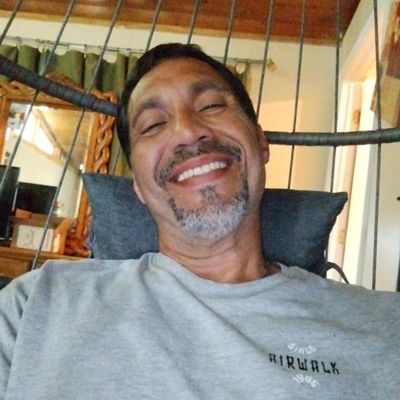 Carlos, 49