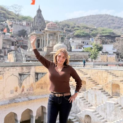 Maria, 57
