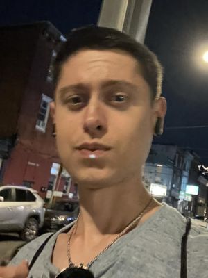Andrew, 25