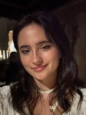 Isabella, 23