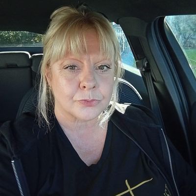 Vanessa, 56