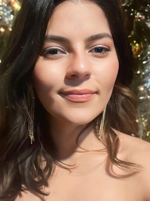 Laryssa, 36